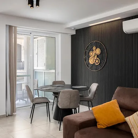 Modern 2bd With Spacious Layout & 2 Balconies - Apartamento *