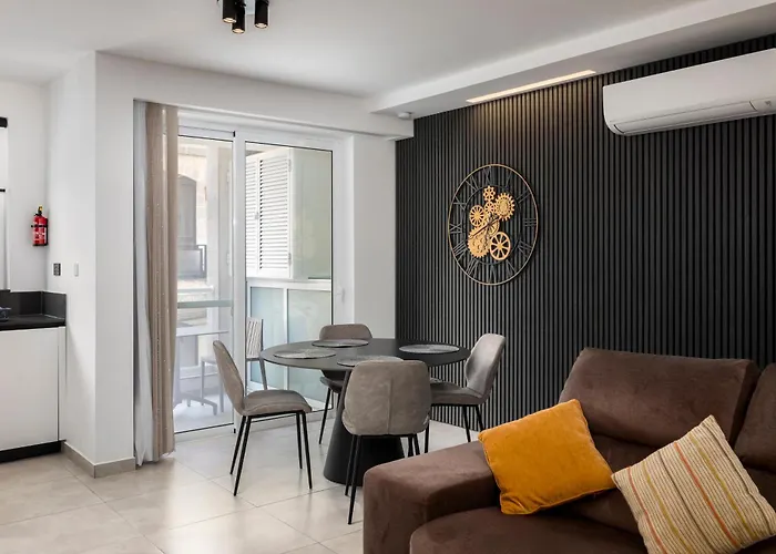 Modern 2bd With Spacious Layout & 2 Balconies - Apartamento *