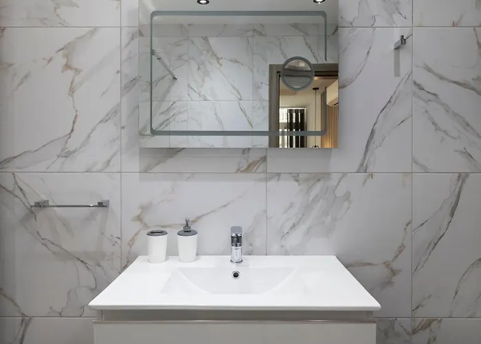 Modern 2bd With Spacious Layout & 2 Balconies - Apartamento San Ġwann