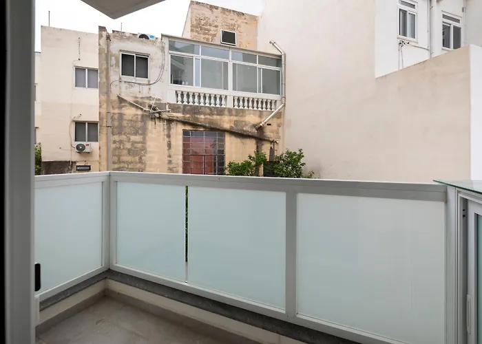 Modern 2bd With Spacious Layout & 2 Balconies - * San Ġwann