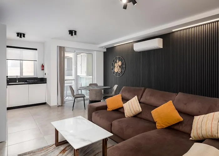 Modern 2bd With Spacious Layout & 2 Balconies - San Ġwann