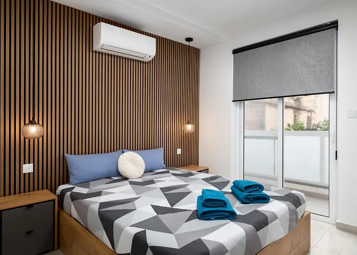 Modern 2bd With Spacious Layout & 2 Balconies - *