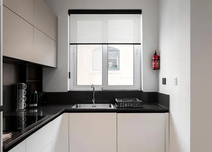 Modern 2bd With Spacious Layout & 2 Balconies -