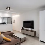 Modern 2bd With Spacious Layout & 2 Balconies - San Ġwann
