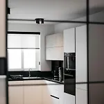 Modern 2bd With Spacious Layout & 2 Balconies - Apartman