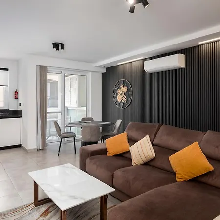 Modern 2bd With Spacious Layout & 2 Balconies - San Gwann