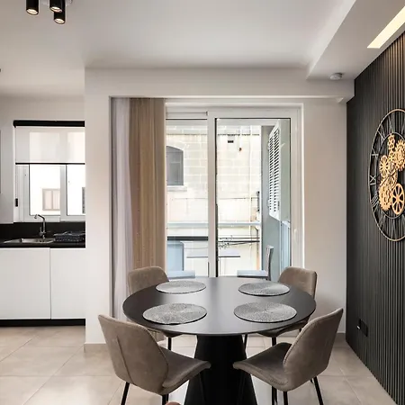 Apartman Modern 2bd With Spacious Layout & 2 Balconies -
