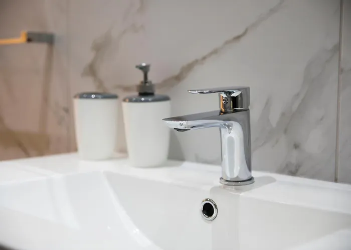 Modern 2bd With Spacious Layout & 2 Balconies - * San Ġwann