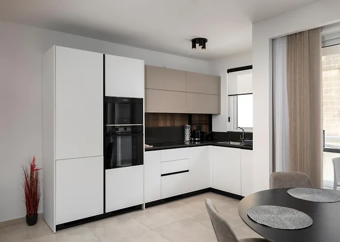 Modern 2bd With Spacious Layout & 2 Balconies - San Ġwann